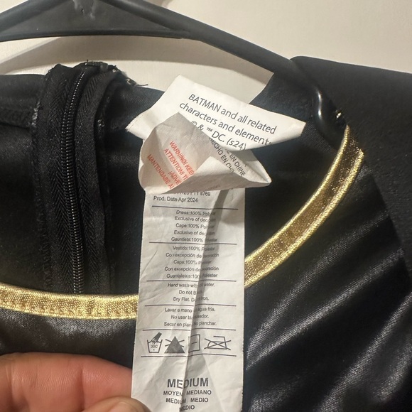 DC Black and Gold BatGirl Superhero Costume - Picture 4 of 9